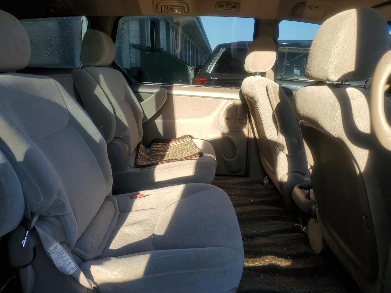 2006 Toyota Sienna - Image 12