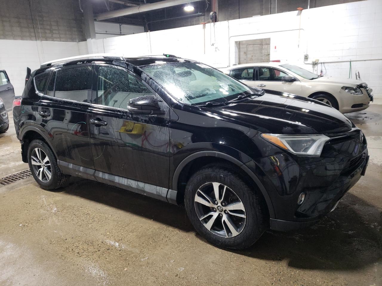 2016 Toyota RAV 4 - Image 4