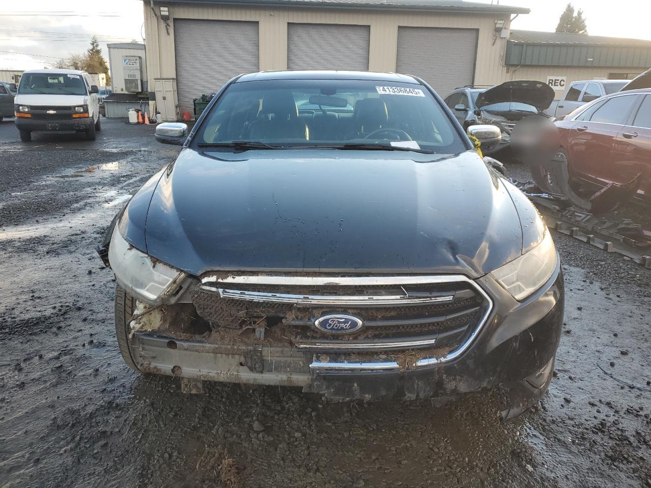 2014 Ford Taurus - Image 5