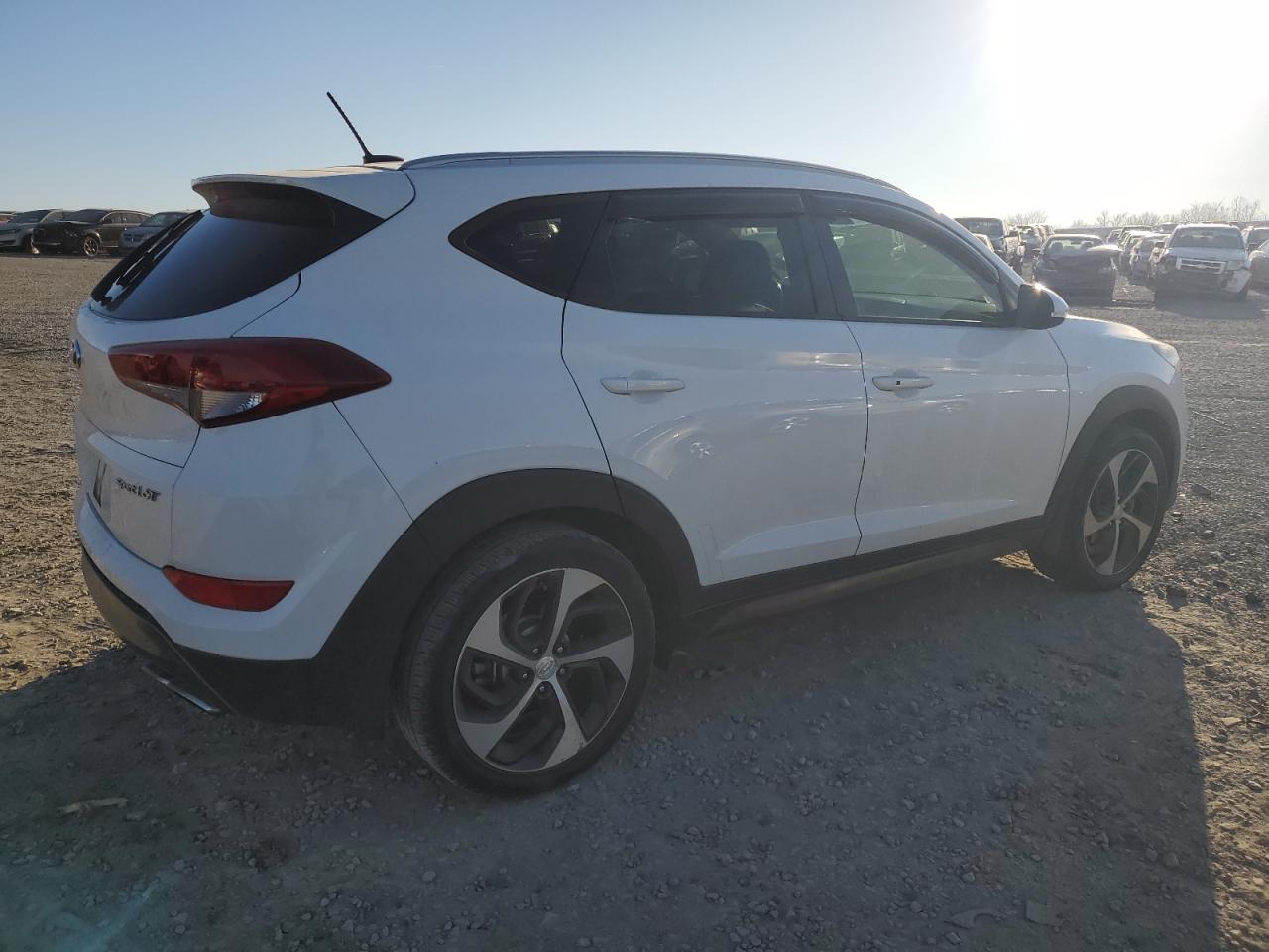 2016 Hyundai Tucson - Image 3