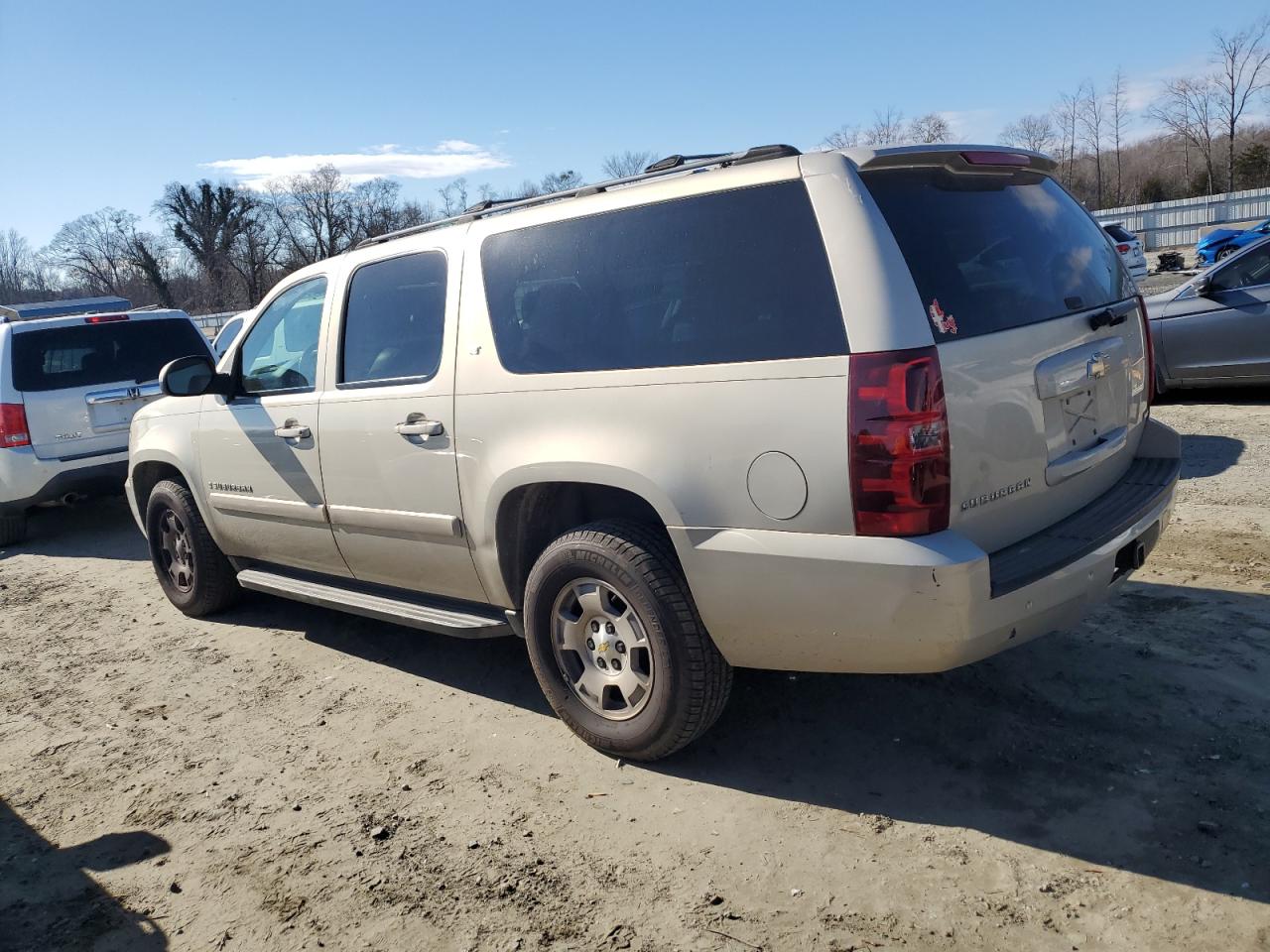 2007 Chevrolet Suburban - Image 2