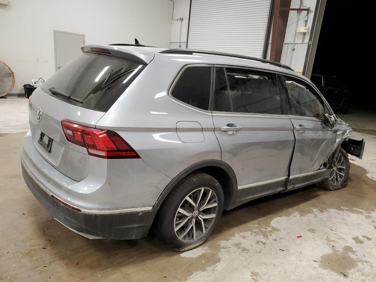2021 Volkswagen Tiguan - Image 3