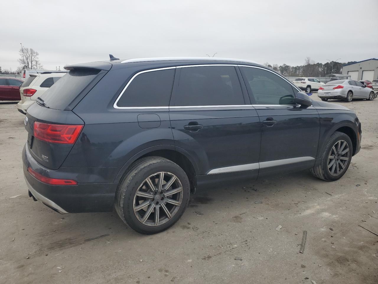 2017 Audi Q7 - Image 3