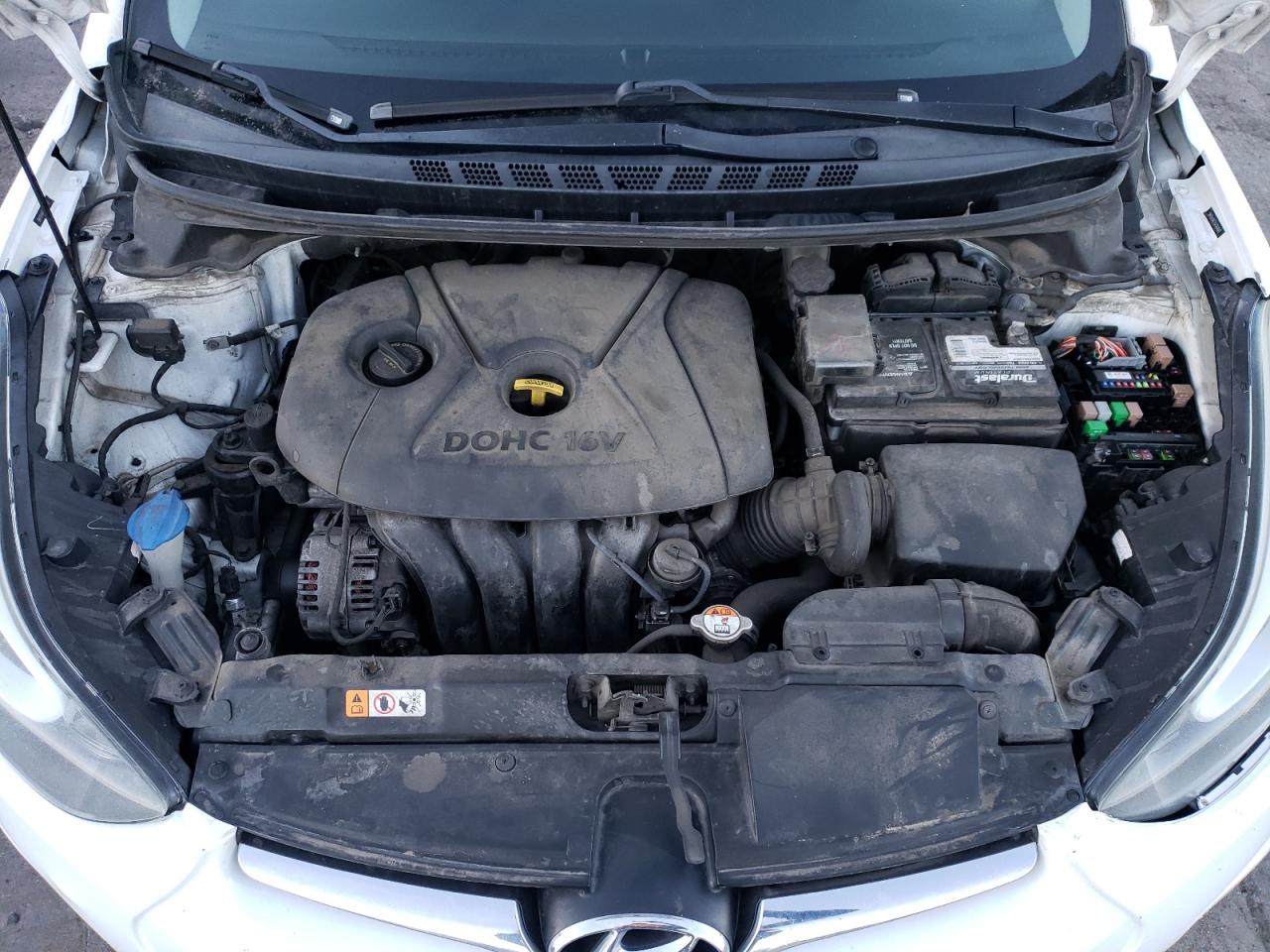 2016 Hyundai Elantra - Image 11