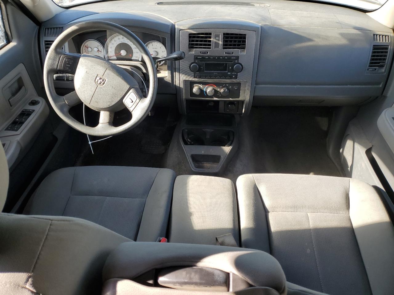 2006 Dodge Dakota - Image 8