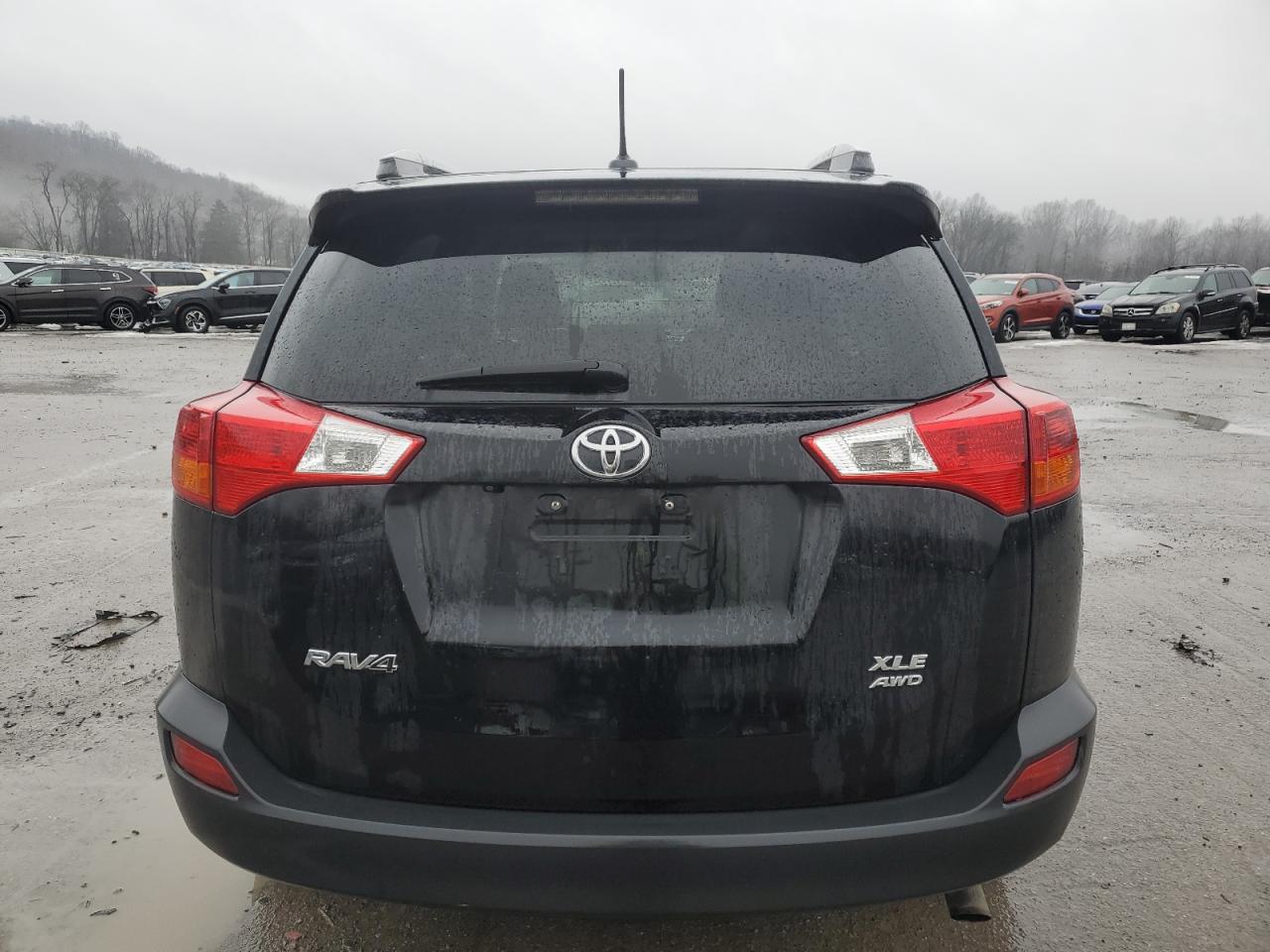 2015 Toyota RAV 4 - Image 6