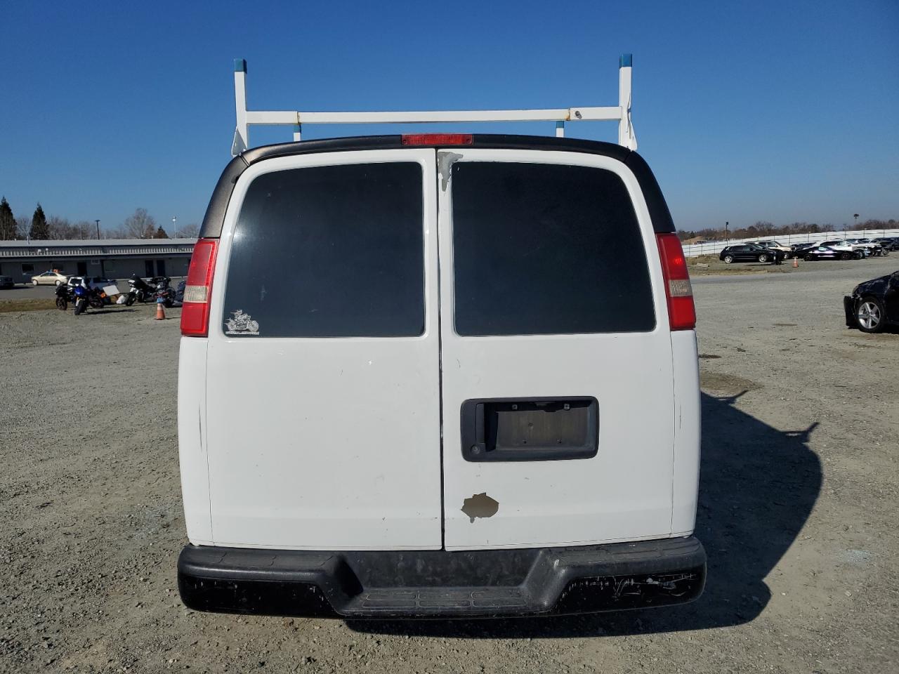 2010 Chevrolet Express - Image 6