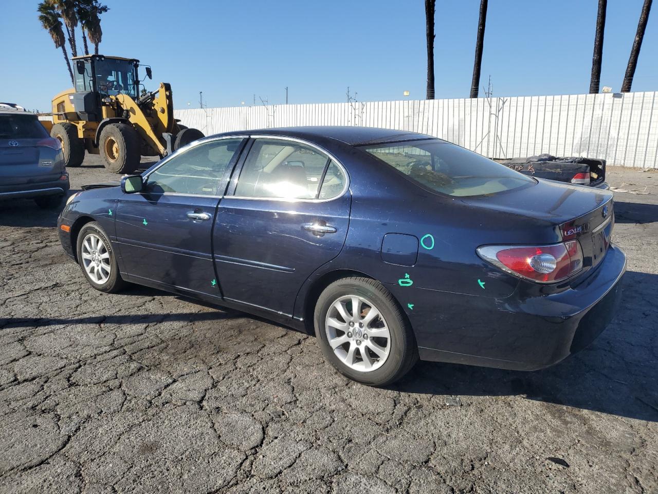 2004 Lexus ES - Image 2