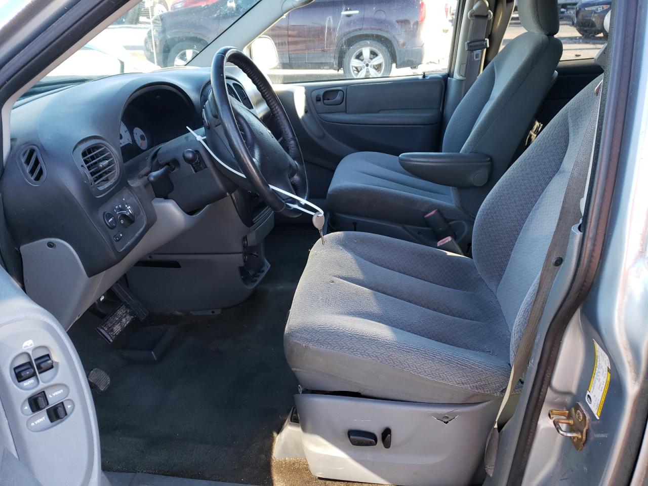 2006 Dodge Caravan - Image 7