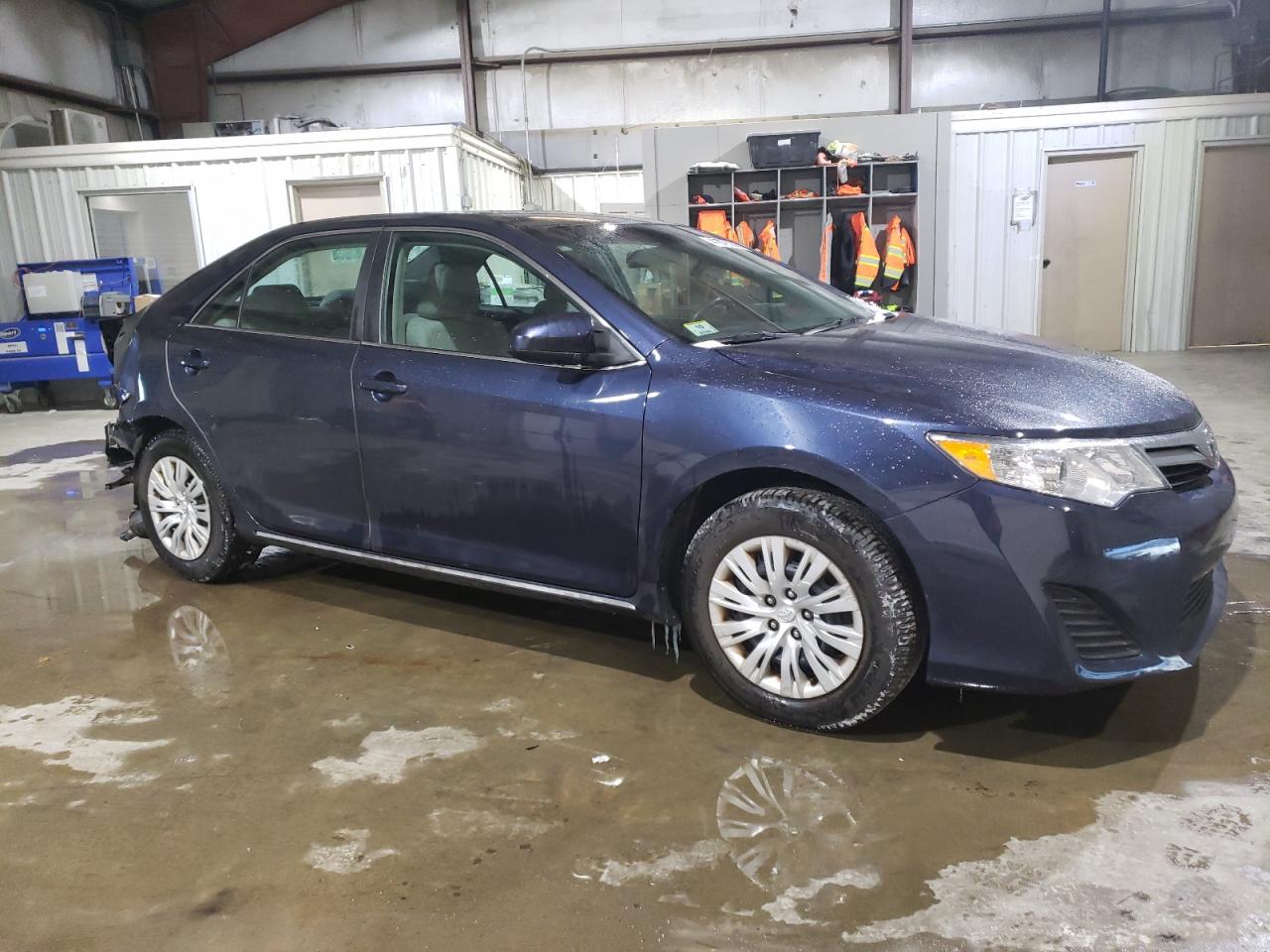 2014 Toyota Camry - Image 4
