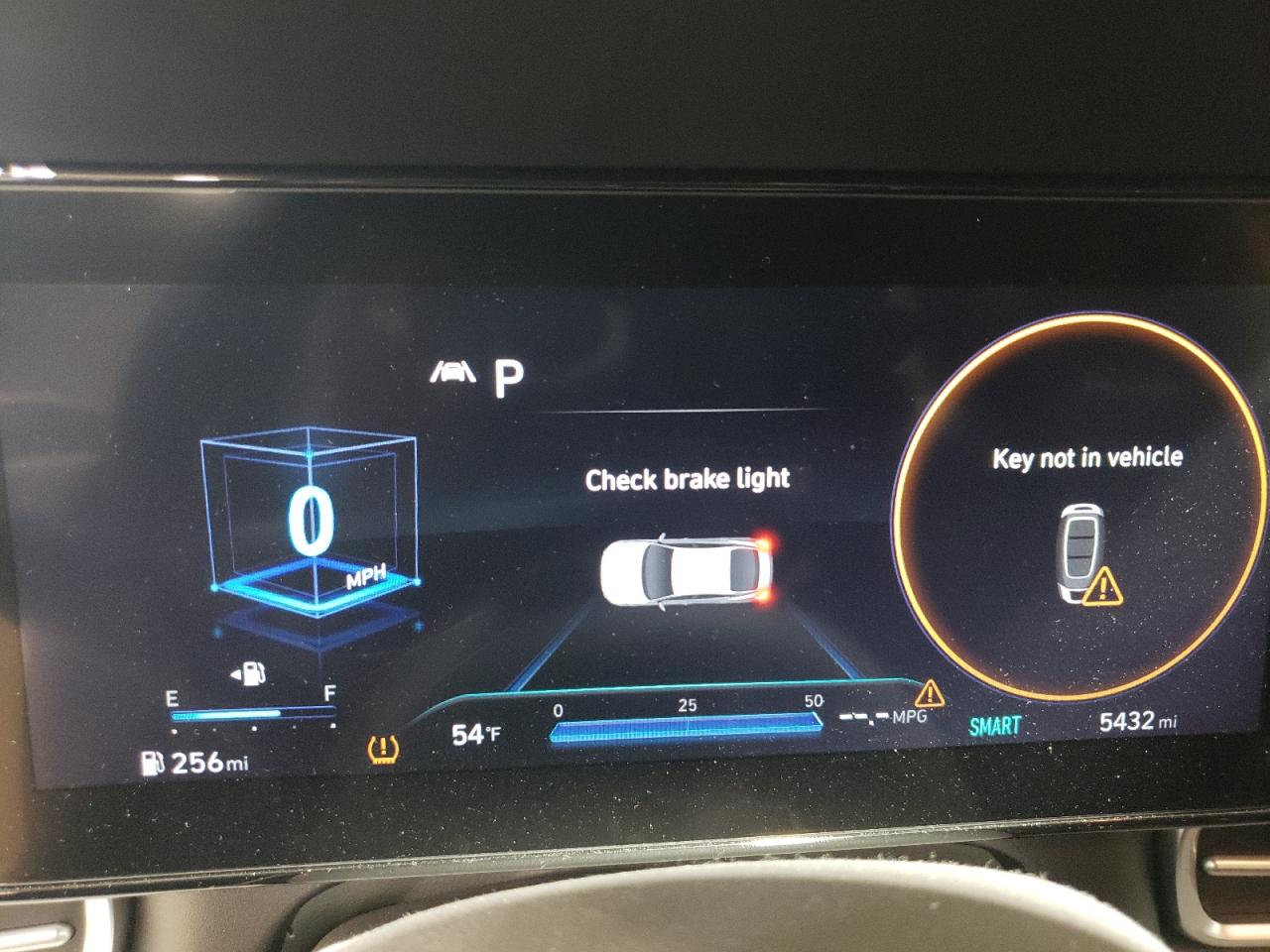 2023 Hyundai Elantra - Image 9