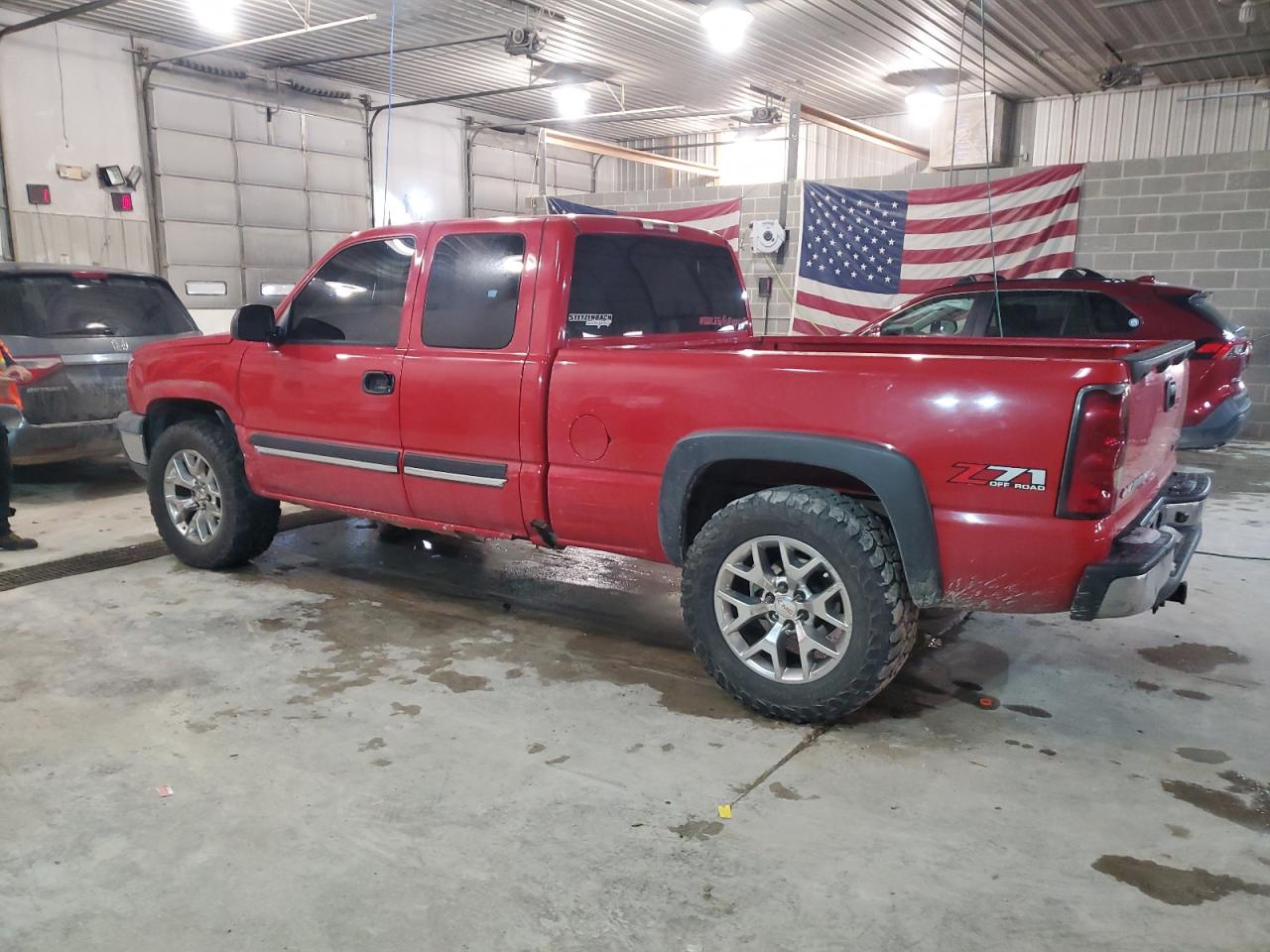2004 Chevrolet Silverado - Image 2