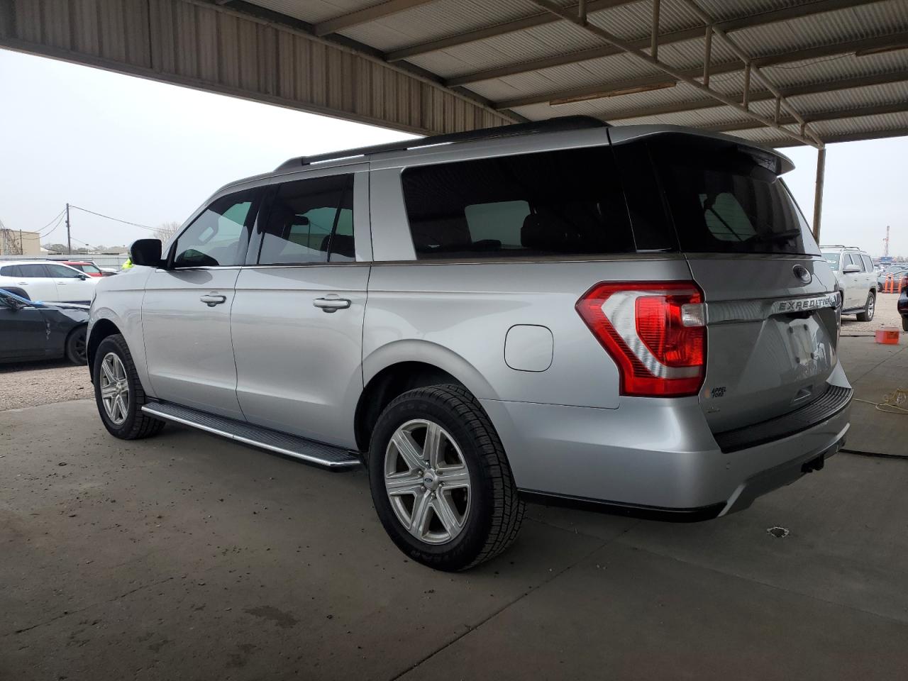 2019 Ford Expedition - Image 2