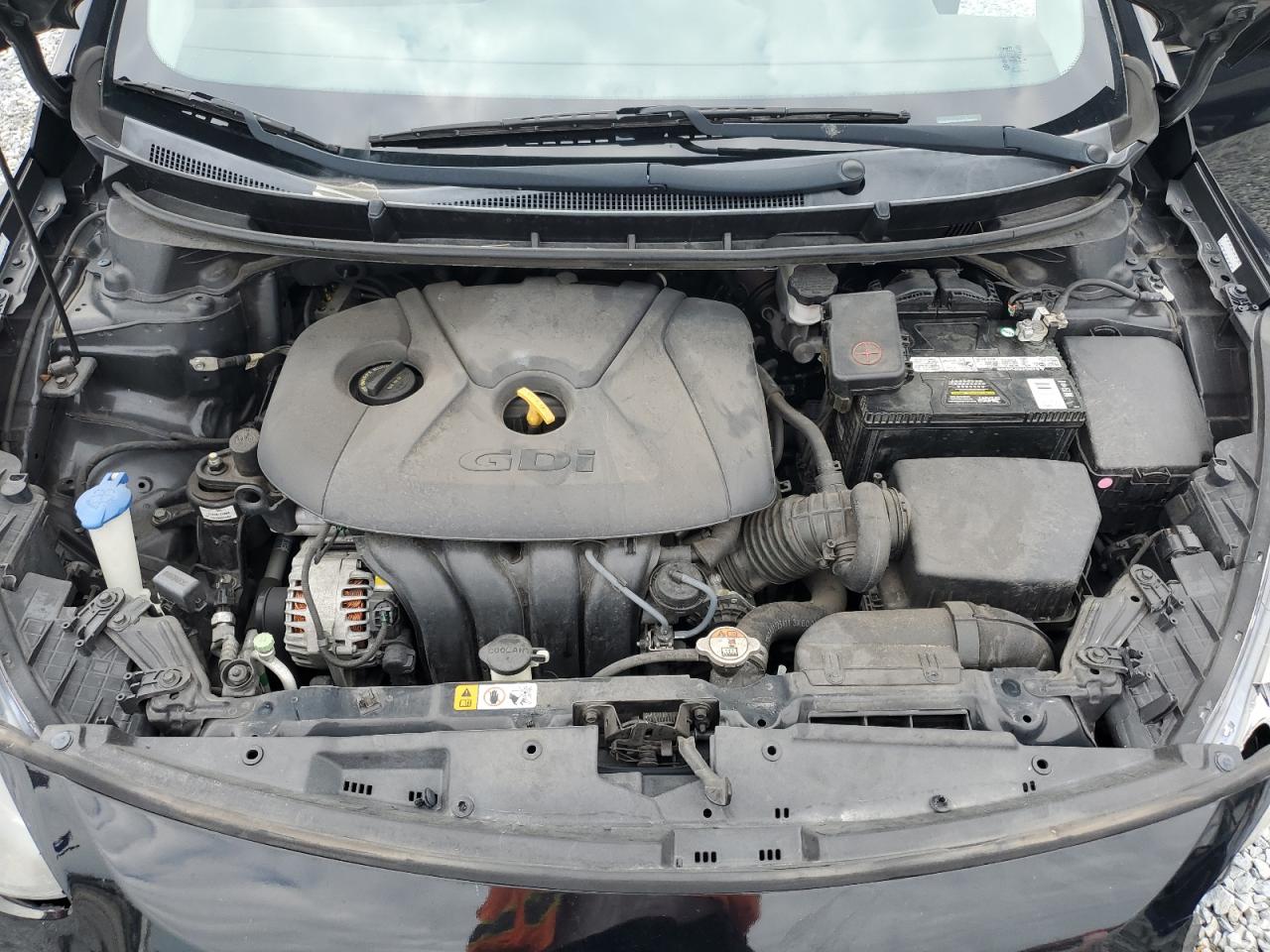 2016 Hyundai Elantra - Image 13