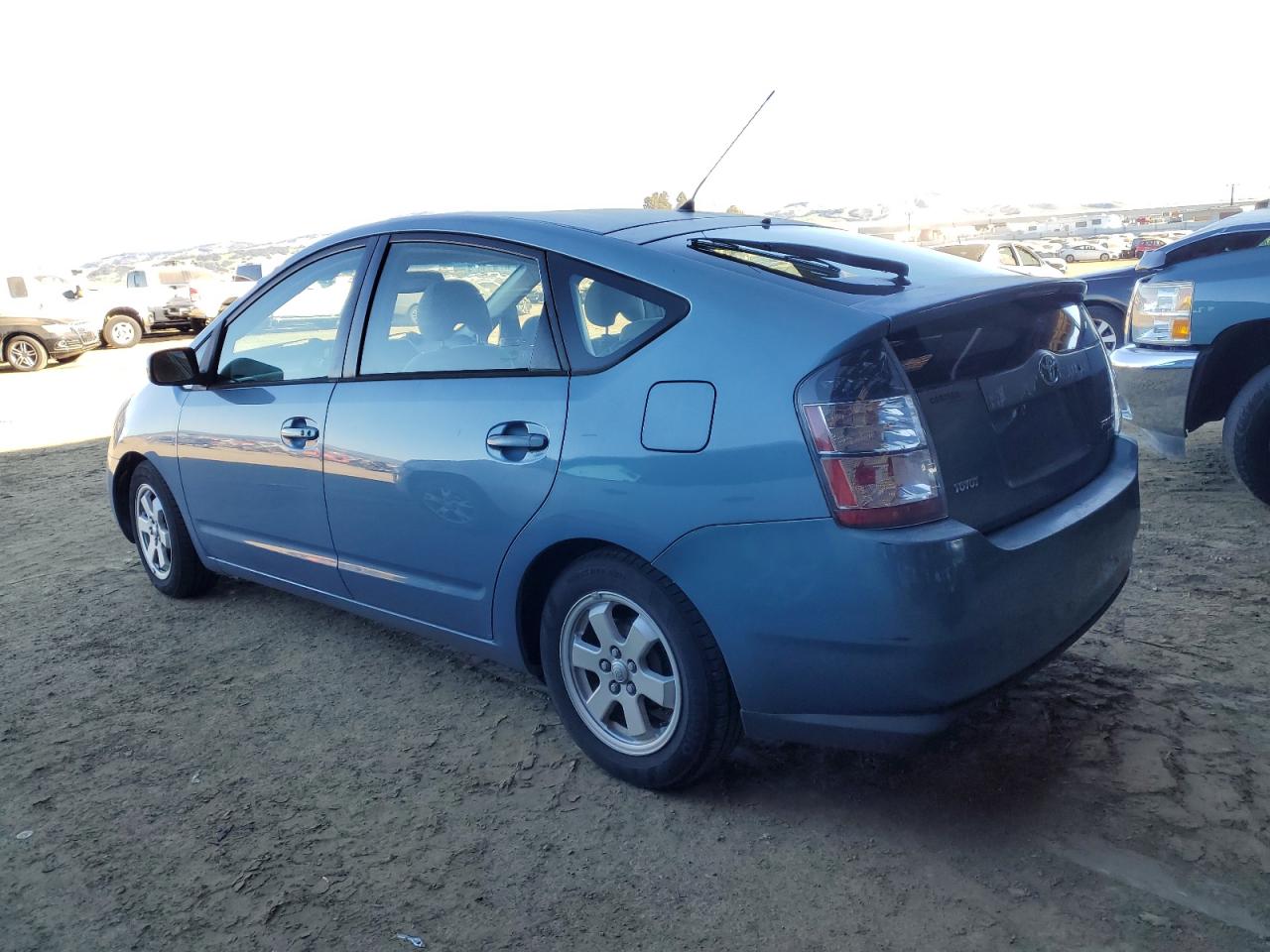 2004 Toyota Prius - Image 2
