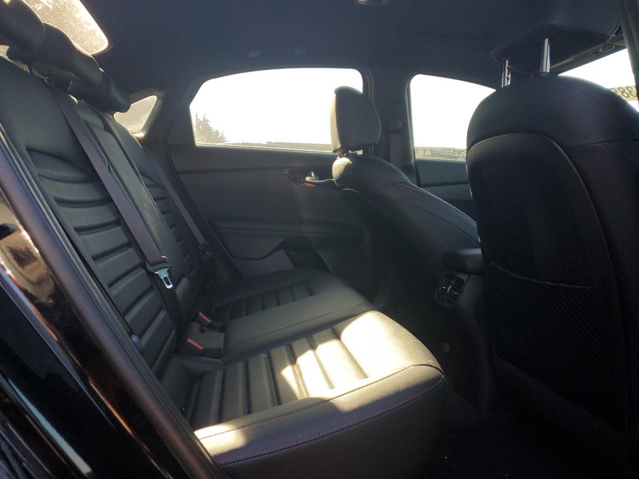 2021 Kia Forte - Image 10