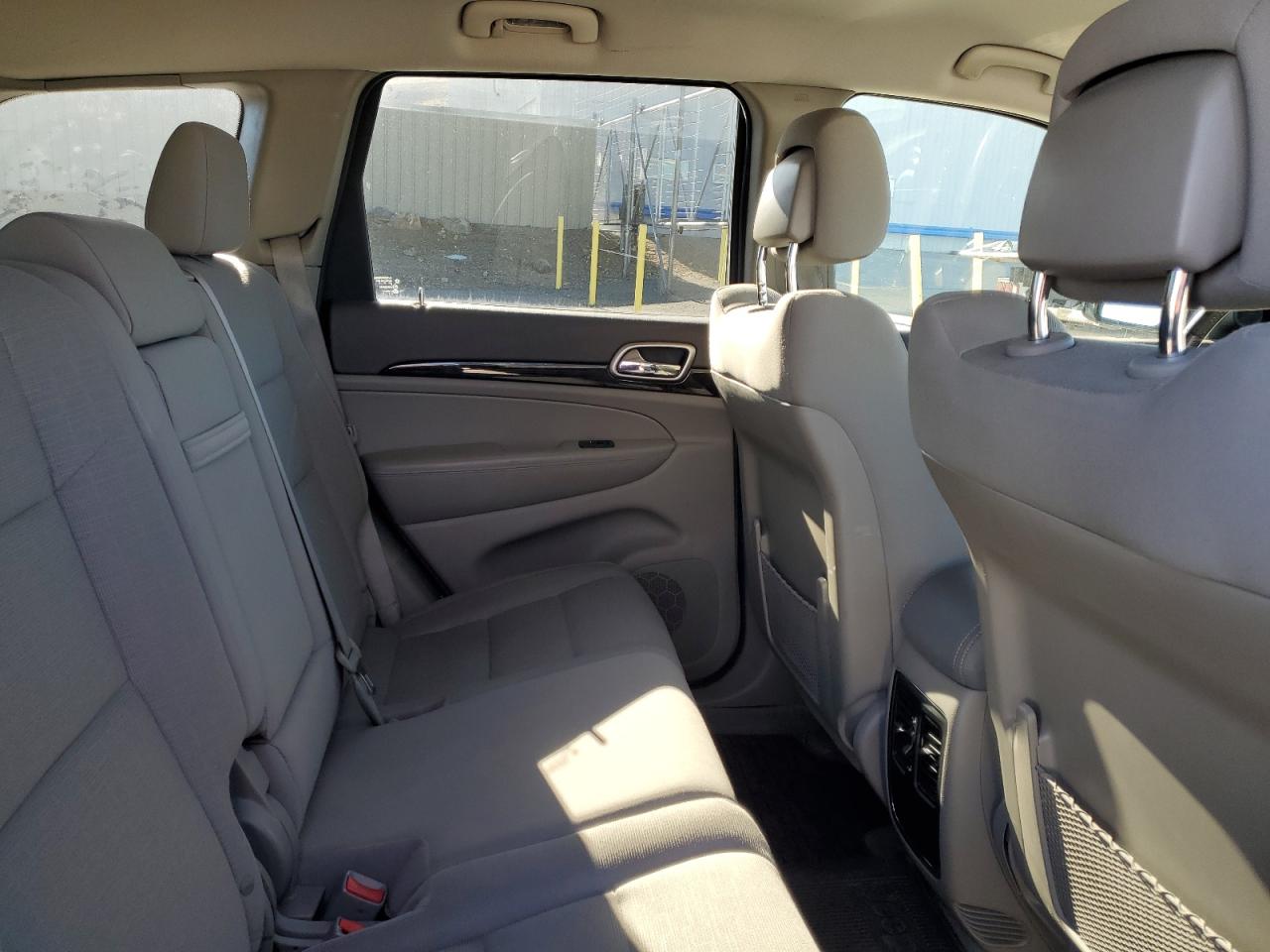 2013 Jeep Grand Cherokee - Image 11