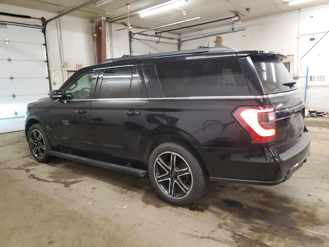 2019 Ford Expedition - Image 2