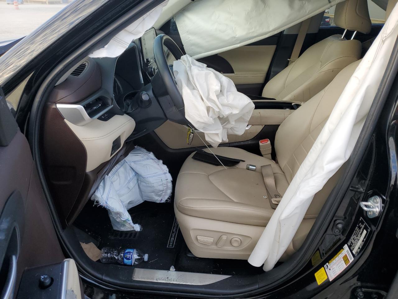 2022 Toyota Highlander - Image 7