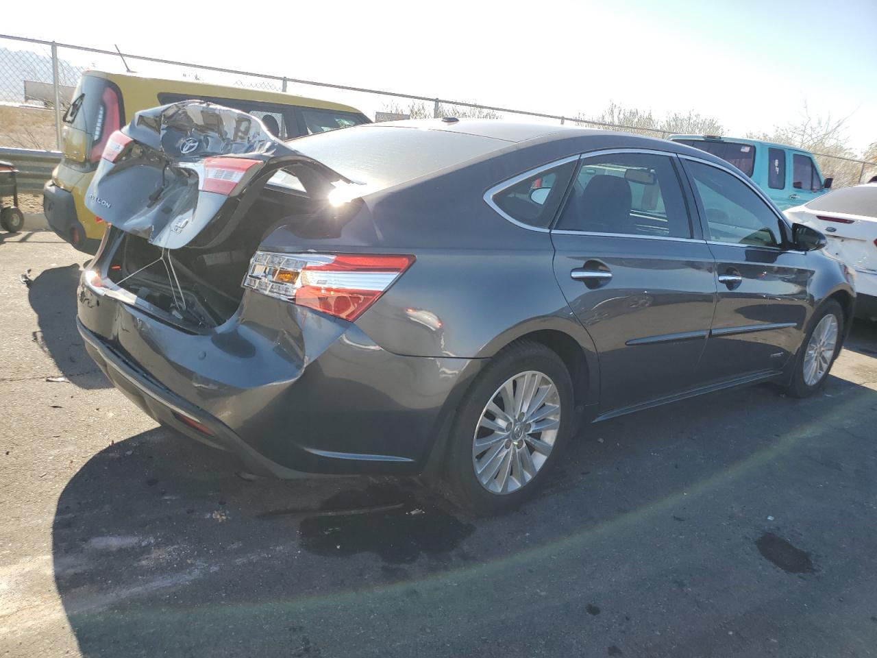 2015 Toyota Avalon - Image 3
