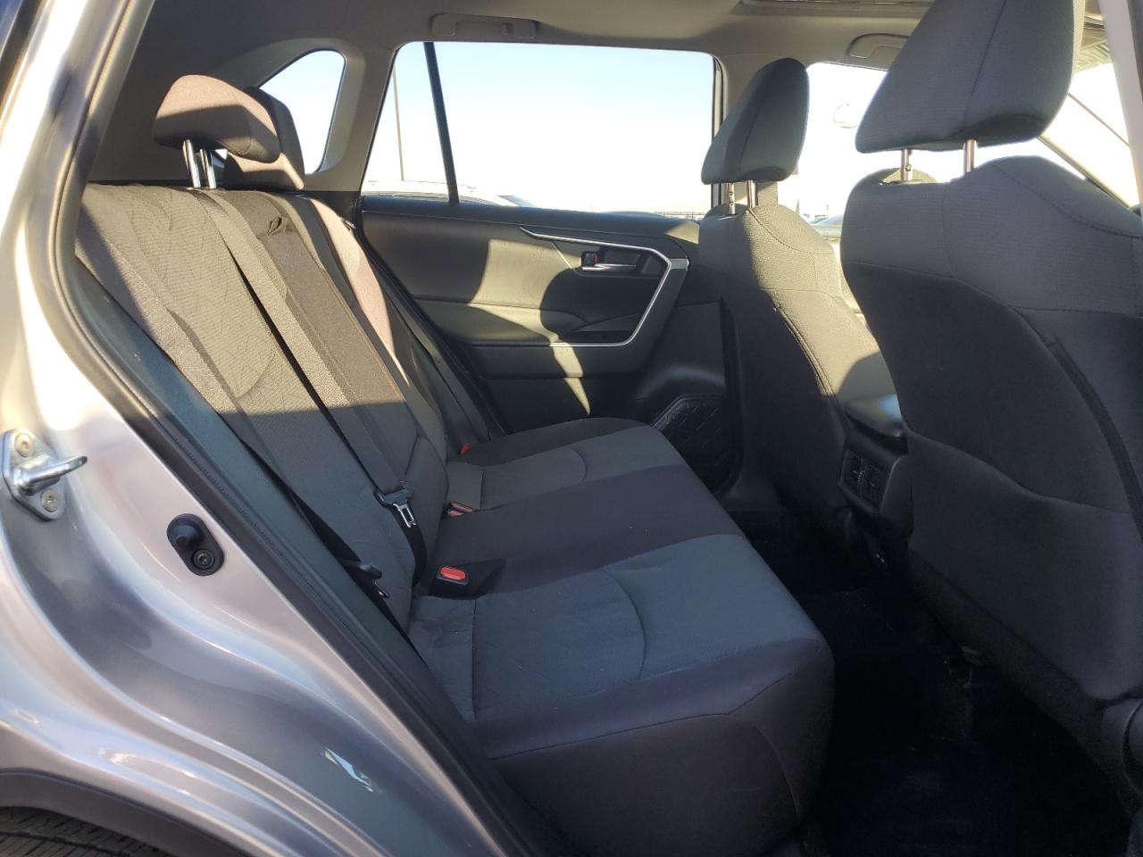 2023 Toyota RAV 4 - Image 11