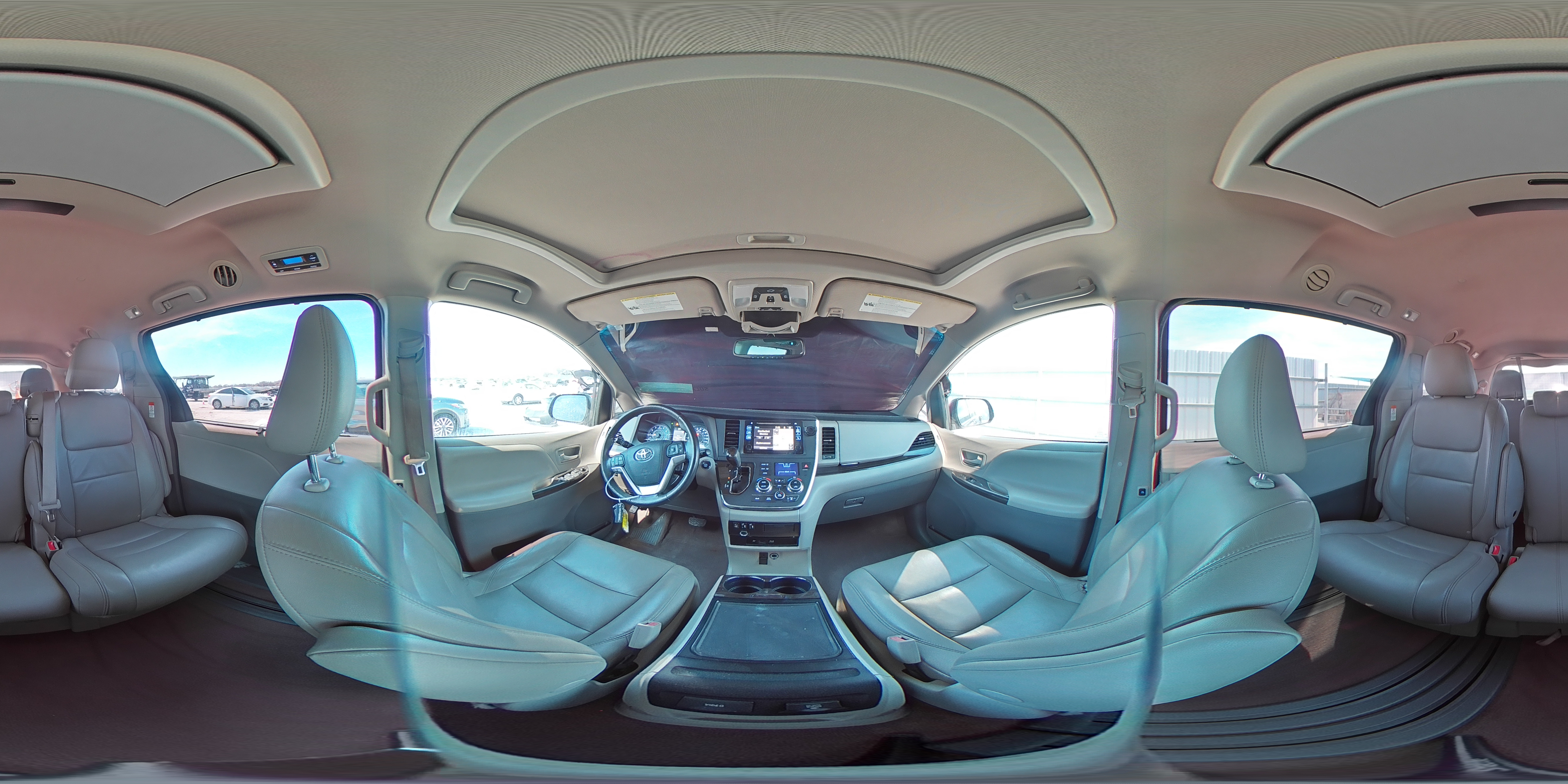 2015 Toyota Sienna - Image 15