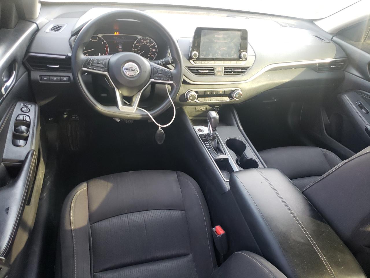 2020 Nissan Altima - Image 8