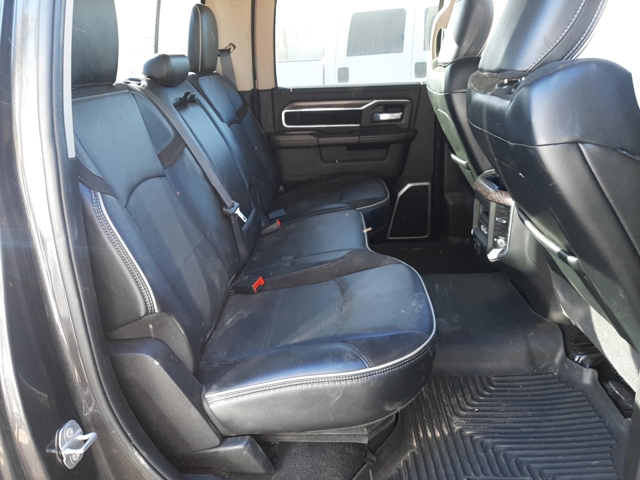 2020 RAM 3500 - Image 11