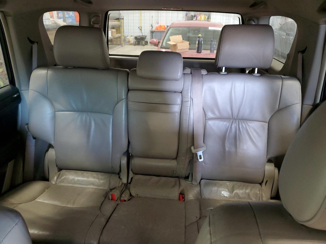 2004 Toyota 4Runner - Image 10