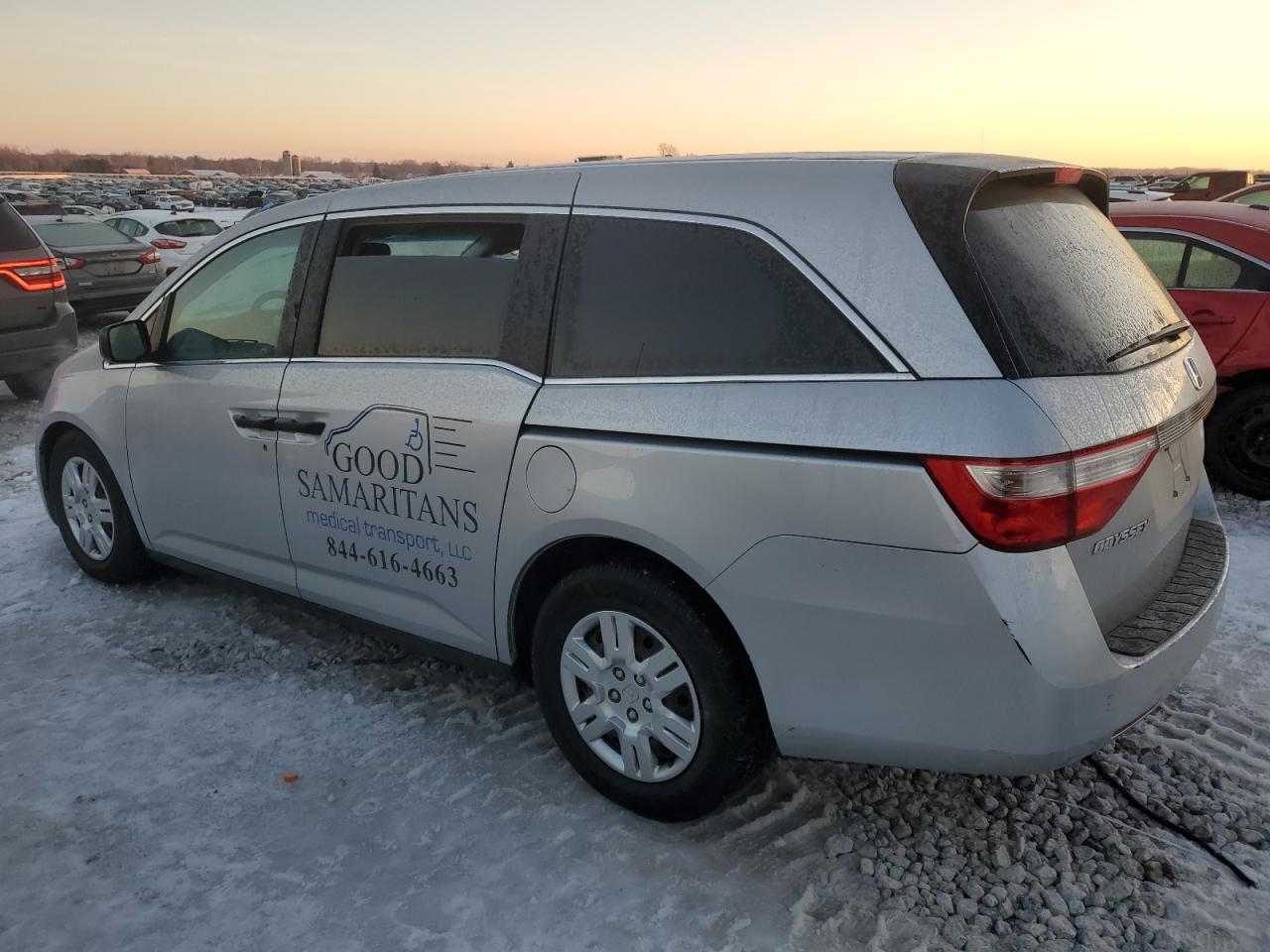 2012 Honda Odyssey - Image 2