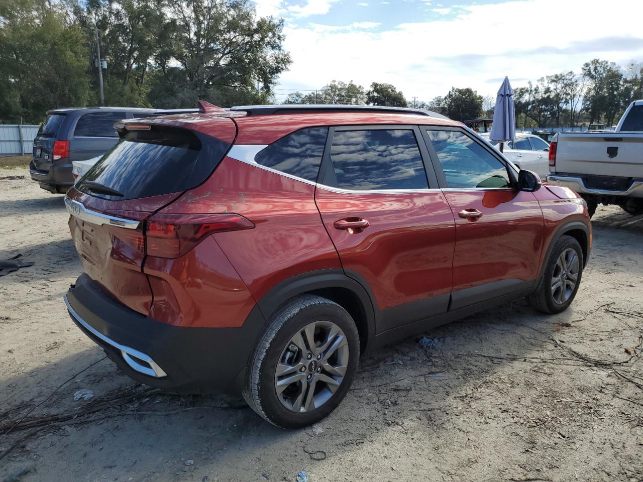2023 Kia Seltos - Image 3