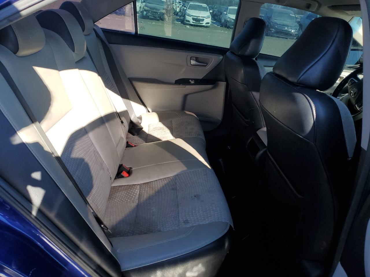 2015 Toyota Camry - Image 10