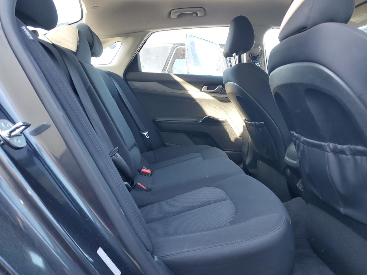 2023 Kia K5 - Image 10