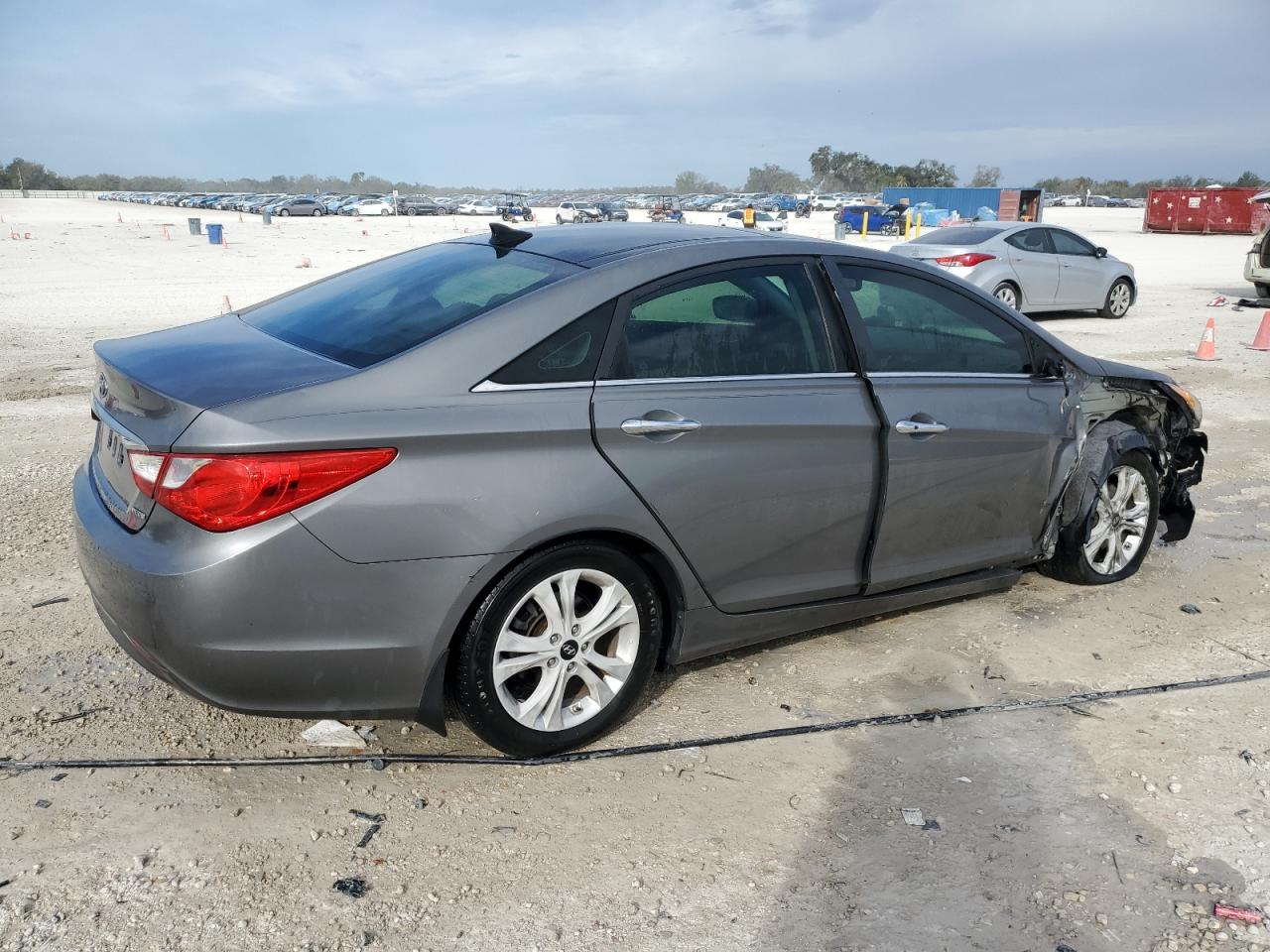 2013 Hyundai Sonata - Image 3