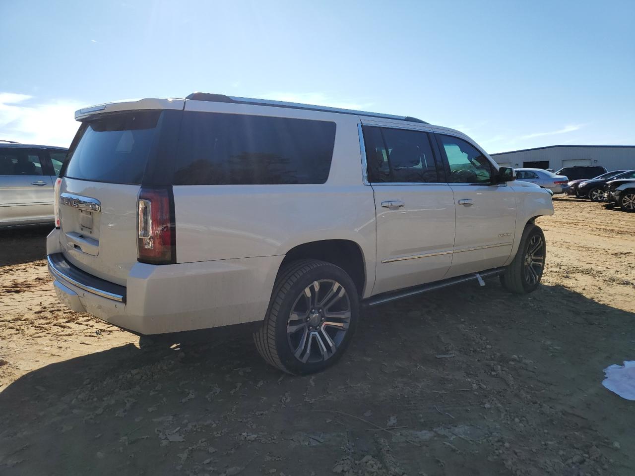 2019 GMC Yukon - Image 3
