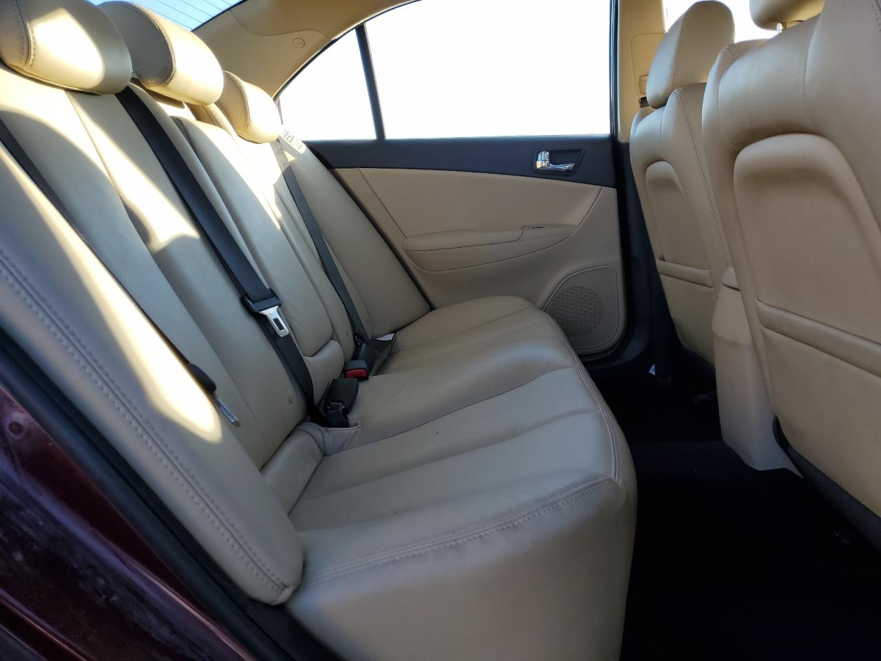 2009 Hyundai Sonata - Image 10