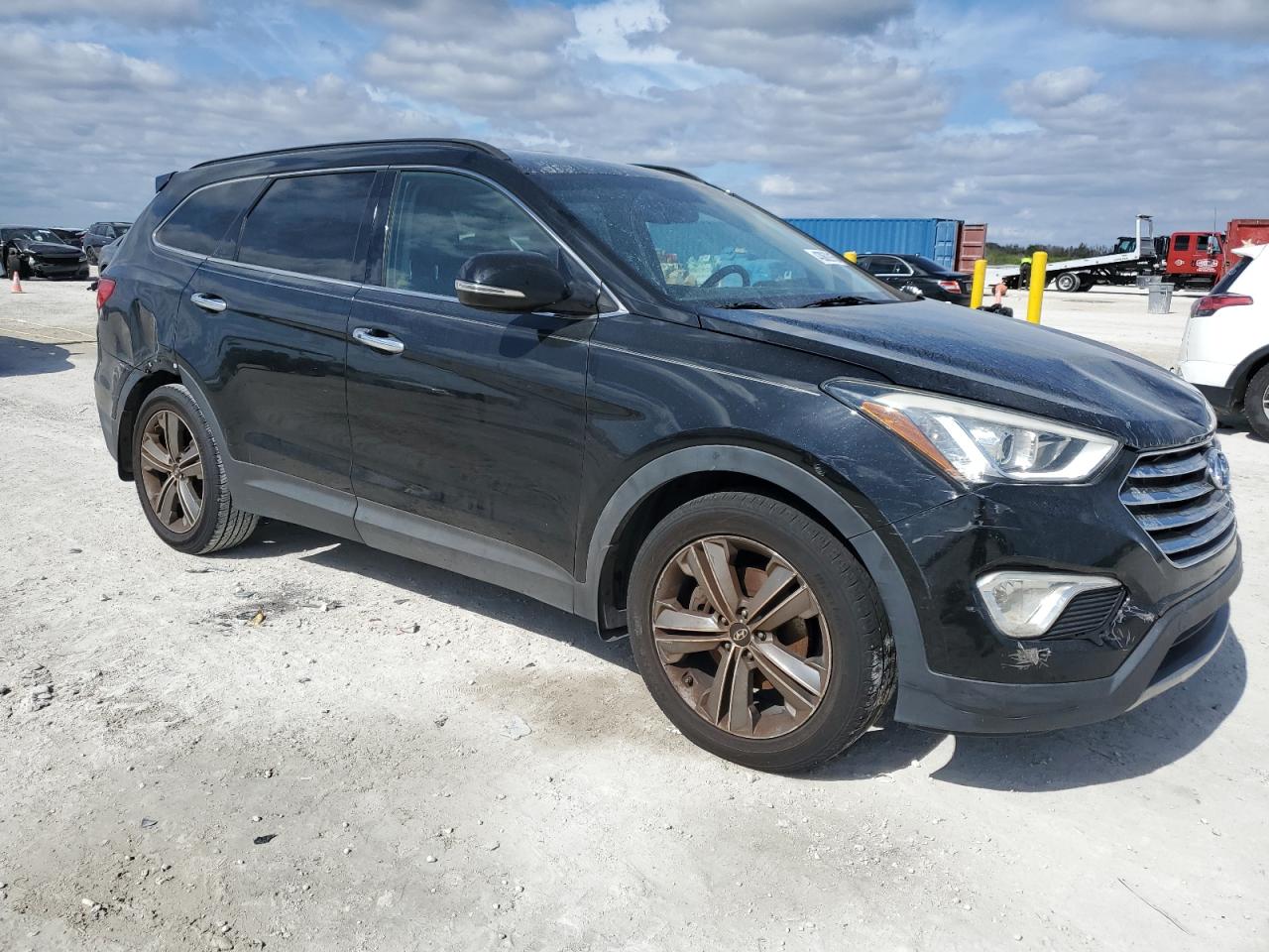 2016 Hyundai Santa Fe - Image 4