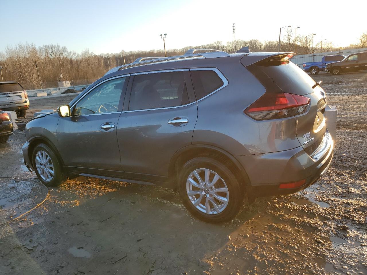 2019 Nissan Rogue - Image 2