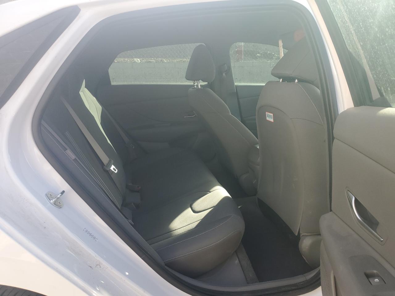 2024 Hyundai Elantra - Image 11