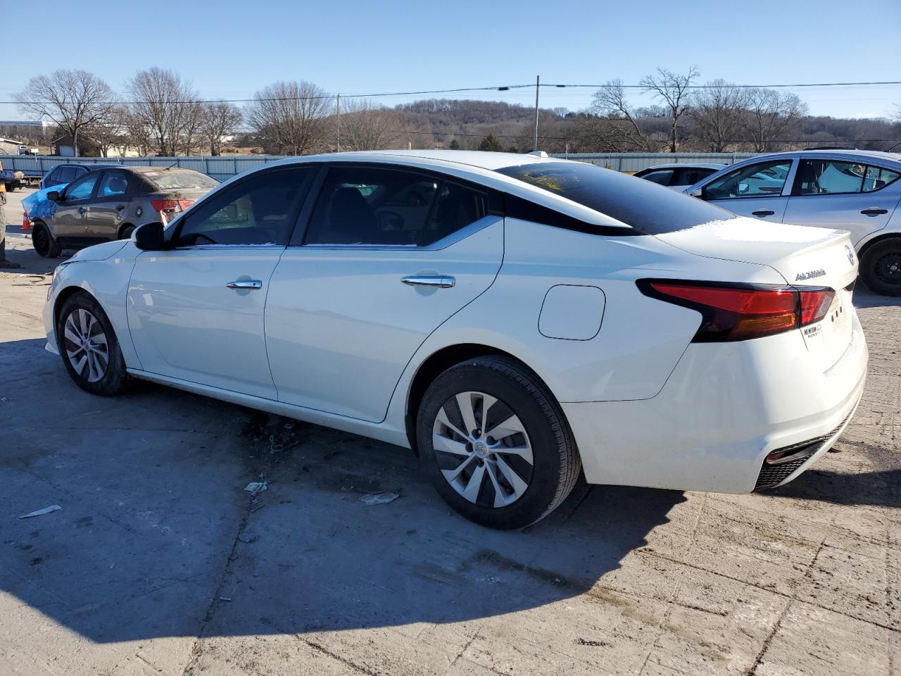 2020 Nissan Altima - Image 2