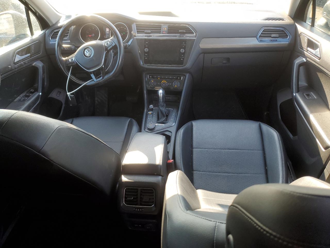 2018 Volkswagen Tiguan - Image 8