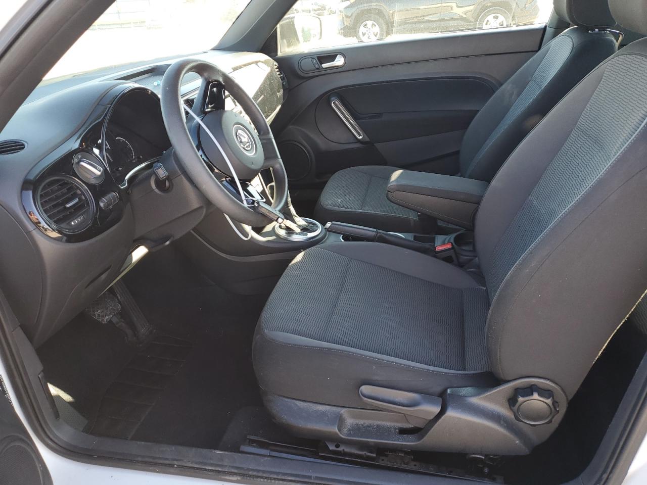 2014 Volkswagen Beetle - Image 7