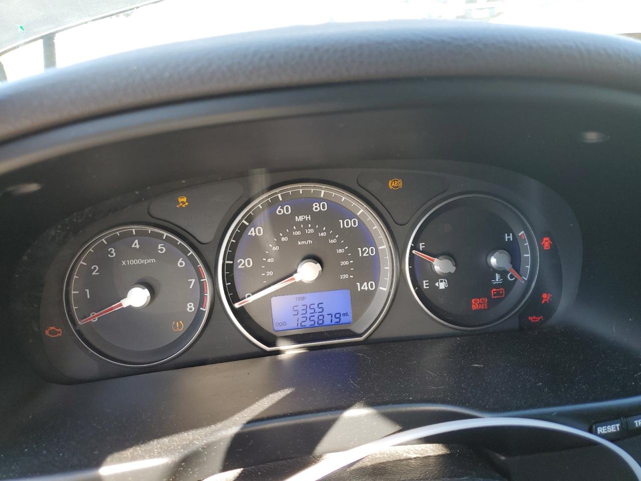 2011 Hyundai Santa Fe - Image 9