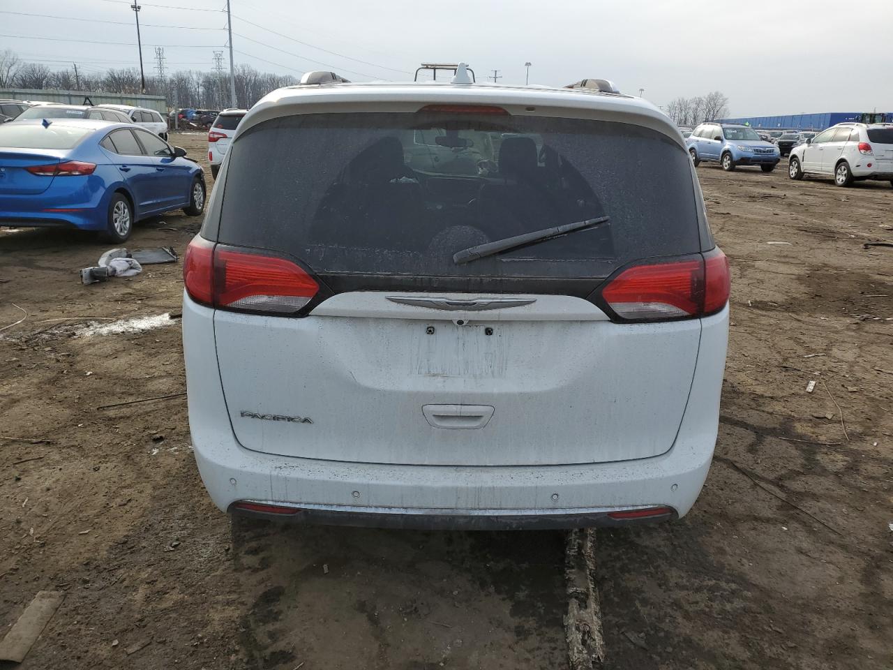 2018 Chrysler Pacifica - Image 6