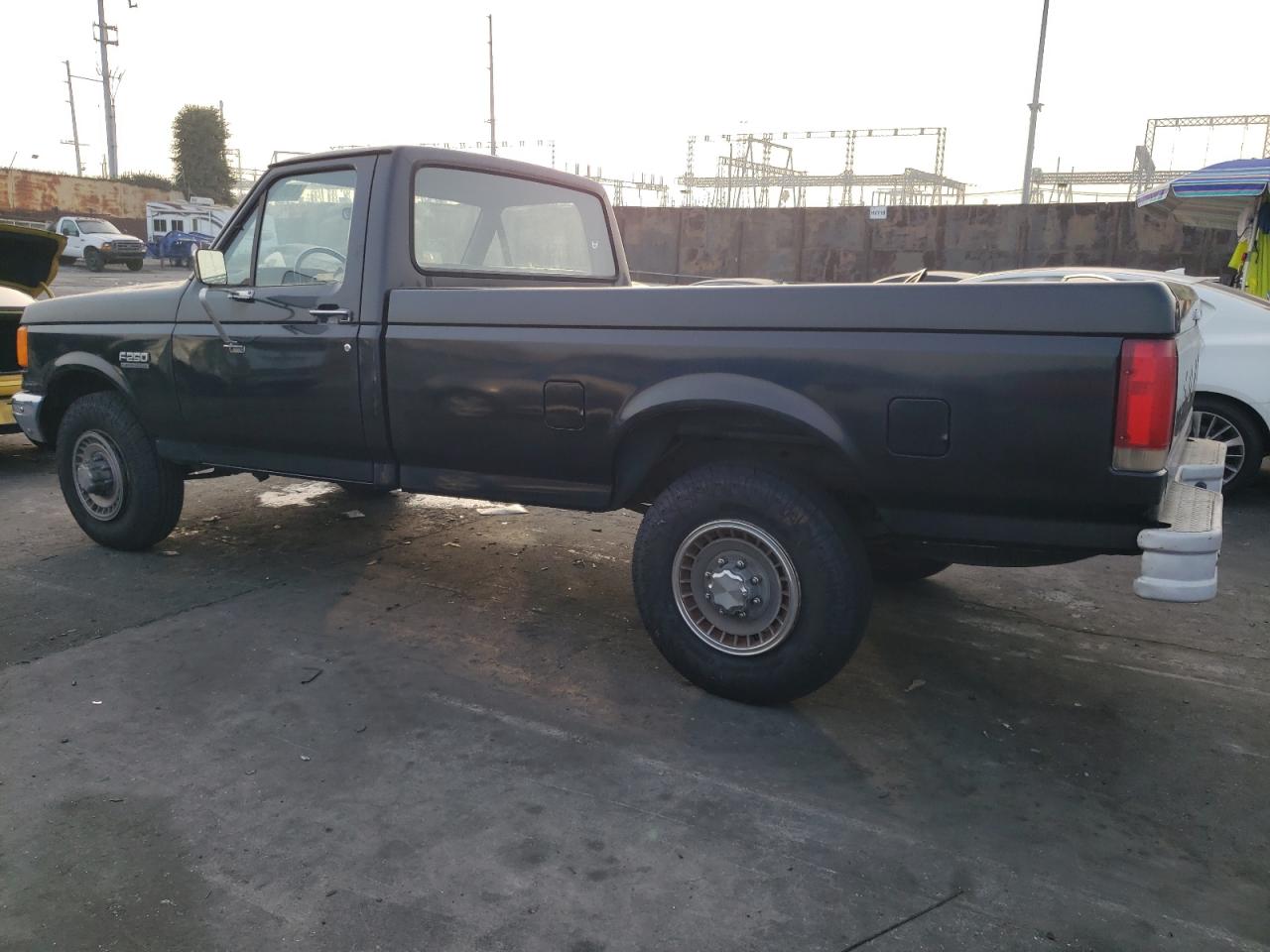 1987 Ford F250 VIN: 1FTFF25N8HPA91823 Lot: 87061224