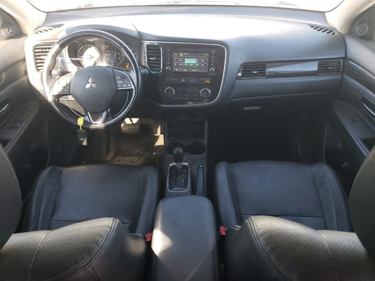 2016 Mitsubishi Outlander - Image 8