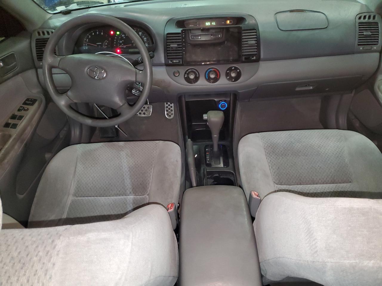 2004 Toyota Camry - Image 8