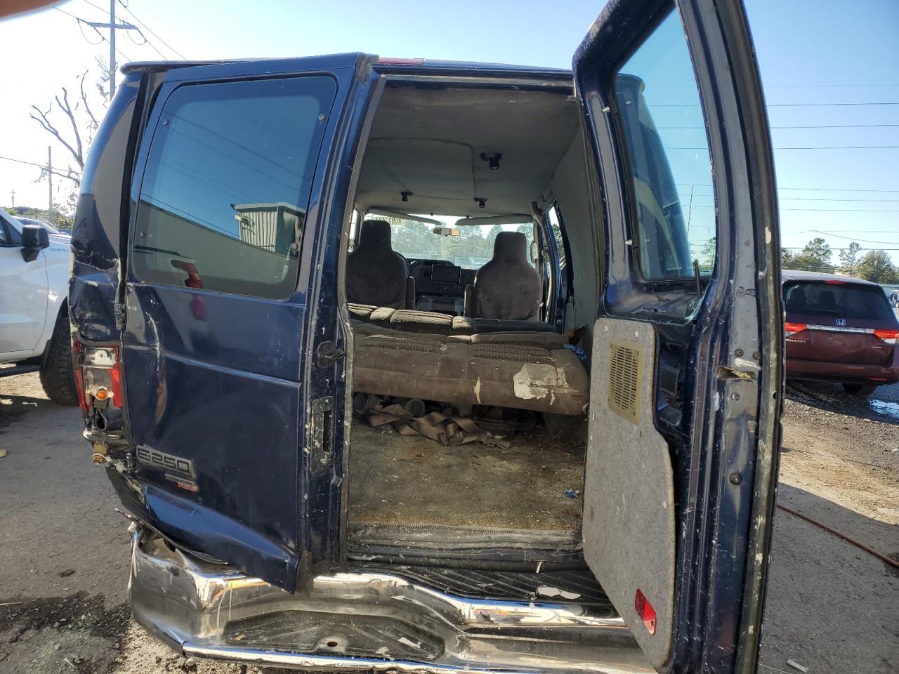 2012 Ford Econoline - Image 6