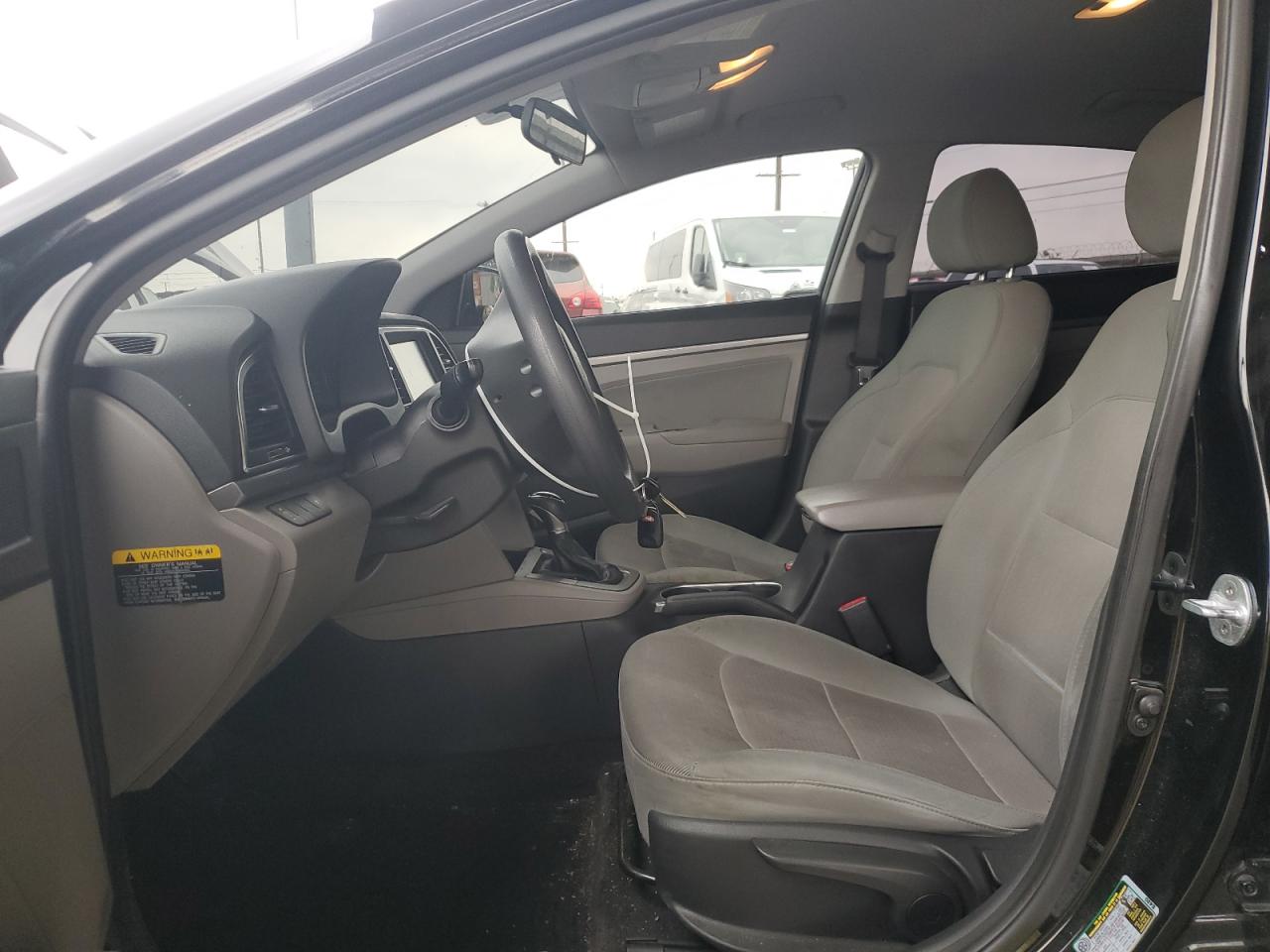 2017 Hyundai Elantra - Image 7