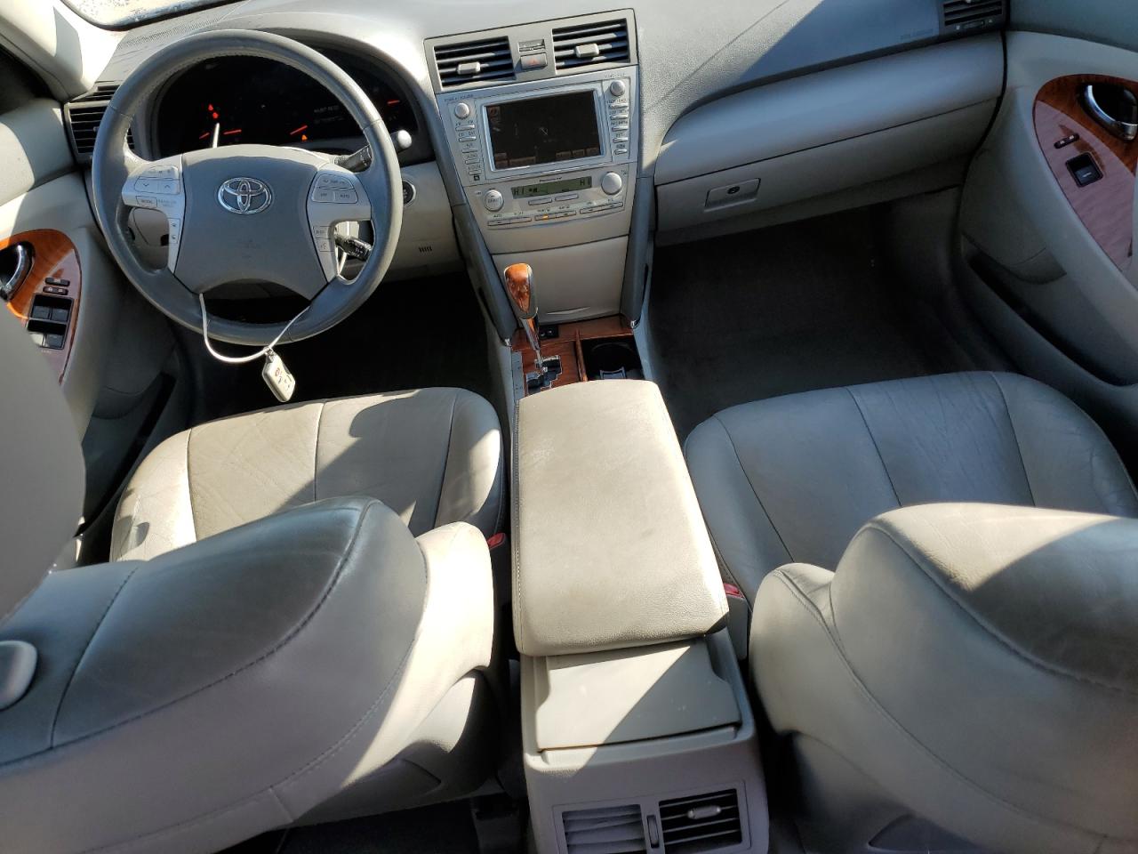 2010 Toyota Camry - Image 8